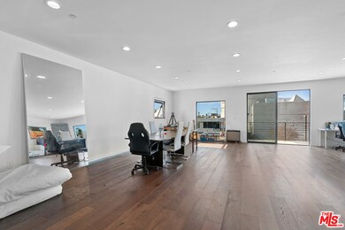 1906 S Palm Grove Ave, Los Angeles, CA 90016 - photo 6