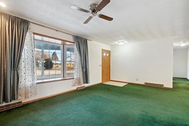 740 E Holly Rd, Beloit, WI 53511 - photo 3