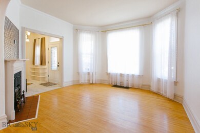 Bay windows in the Living Room
