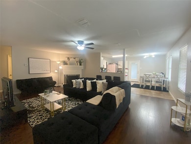 2224 Maple Dr, Little Elm, TX 75068 - photo 3