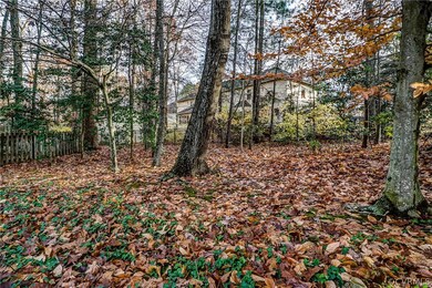 Sprawling fully fenced back yard