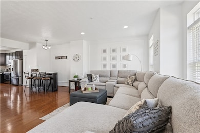 19 Truman Cir, McKees Rocks, PA 15136 - photo 6