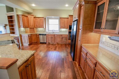 5203 SW Knudsen Rd, Topeka, KS 66610 - photo 7