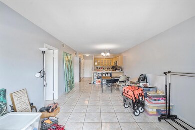 110 Royal Palm Rd unit 211, Hialeah, FL 33016 - photo 5