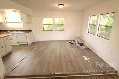 301 Walnut St, Clover, SC 29710 - photo 7