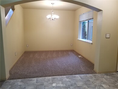 Sitting or dinning area next to entryway