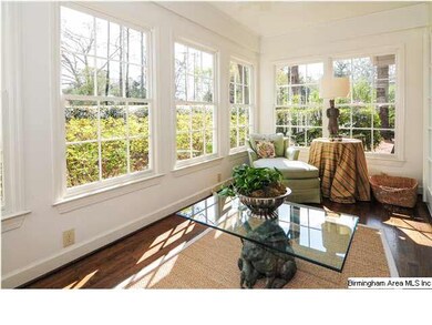 Sunroom is light,is fresh and very relaxing!