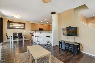 2816-East-Dunbar-Drive-17