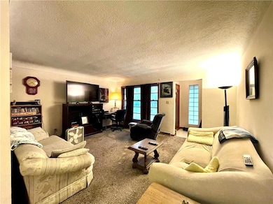 3212 57th St, Des Moines, IA 50310 - photo 2