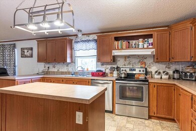 122 Adalida Ln, Springtown, TX 76082 - photo 5