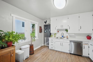 819 Olinda Ave, Des Moines, IA 50315 - photo 6