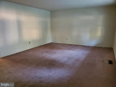 4003 Woodhaven Ln, Bowie, MD 20715 - photo 3