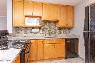 Kitchen_5288-SMALL