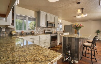 10 N Deanjou Ave, Eagle Point, OR 97524 - photo 7