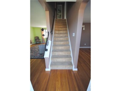 Entry/Foyer.