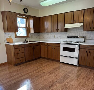 laminate floor kitchen