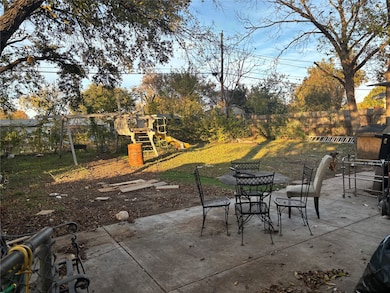 2605 Greenhurst Dr, Dallas, TX 75234 - photo 7