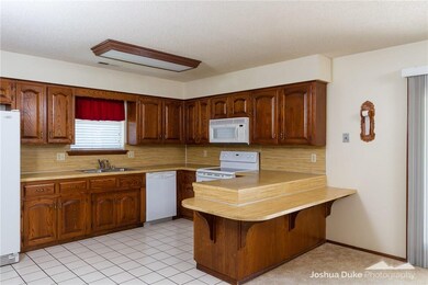 1603 Clayton St, Springdale, AR 72762 - photo 5