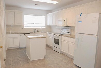 4219 Townes Forest Rd, Friendswood, TX 77546 - photo 4