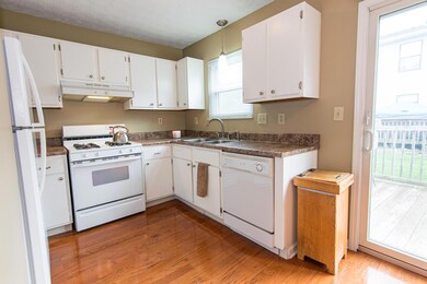 909 KITCHEN