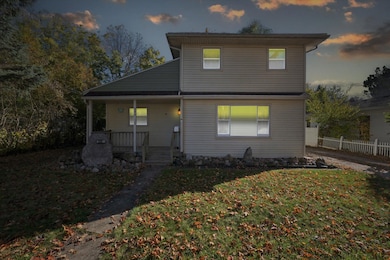 332 N Dewey St, Owosso, MI 48867 - photo 2