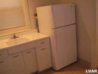 211 E Bertsch St, Lansford, PA 18232 - photo 5