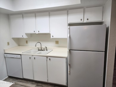 4809 S La Rosa Dr unit A, Tempe, AZ 85282 - photo 4