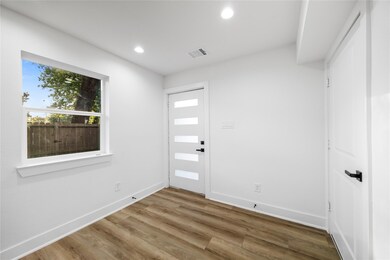 2546 Walcott, Houston, TX 77088 - photo 2