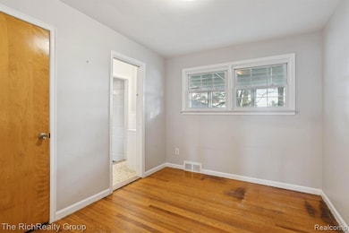 3rd bedroom has pass through access to lav.