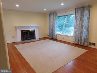 6624 Moly Dr, Falls Church, VA 22046 - photo 3