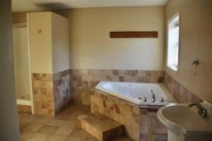 Int - Master Bath