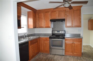 1506 Westover St, Lowell, NC 28098 - photo 2