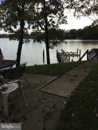 8028 Fort Smallwood Rd, Baltimore, MD 21226 - photo 4