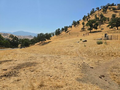 Lot 032 at Entry Fenceline