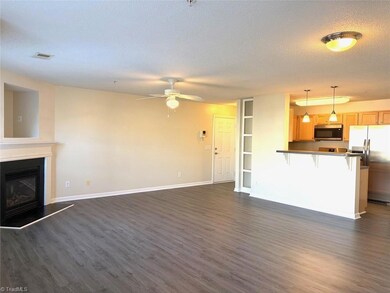 2600 Pennoak Way unit H, Greensboro, NC 27407 - photo 5