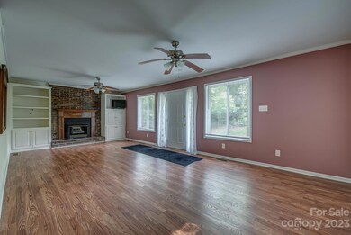 1046 Manchester Dr, Shelby, NC 28152 - photo 3