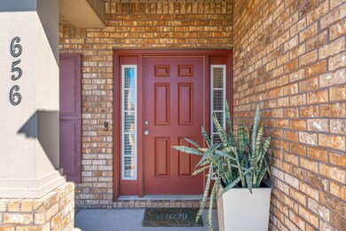 4-web-or-mls-656 Teal St Exterior-8