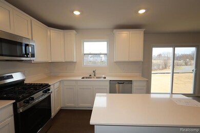 418 Hidden River W, Holly, MI 48442 - photo 4