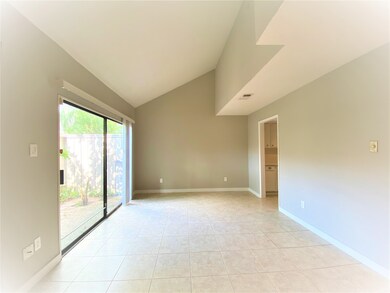 1039 Country Place Dr unit 1039, Houston, TX 77079 - photo 4