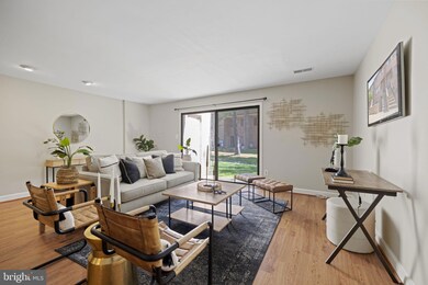 3743 Madison Ln unit B, Falls Church, VA 22041 - photo 3