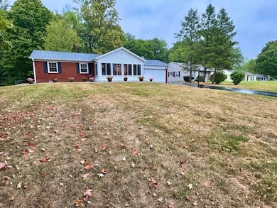 708 N Fairoaks Dr, New Castle, IN 47362 - photo 2