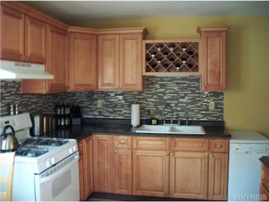 262 Homestead Dr, North Tonawanda, NY 14120 - photo 3