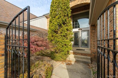 6351 Cherry Tree Ct, Rochester Hills, MI 48306 - photo 4