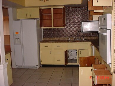 1208 Mckinley Ave unit 1, Alamogordo, NM 88310 - photo 2