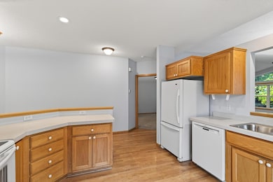 2099 Albemarle Ct N, Saint Paul, MN 55113 - photo 6