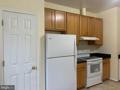 12926 Boggy Trail Way unit 61, Germantown, MD 20876 - photo 2
