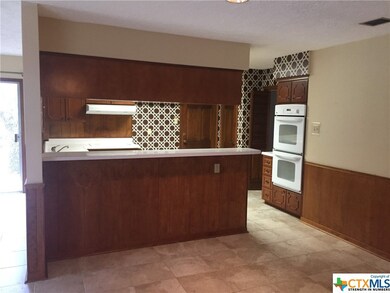 111 Oak Ridge Dr, San Marcos, TX 78666 - photo 6