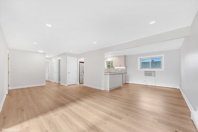 1640 W Sherwin Ave unit 3B, Chicago, IL 60626 - photo 4