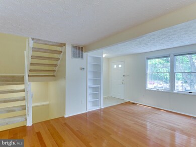 2022 Brooks Square Place, Falls Church, VA 22043 - photo 4