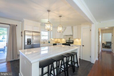 3802 Stoneybrooke Ct, Alexandria, VA 22306 - photo 3